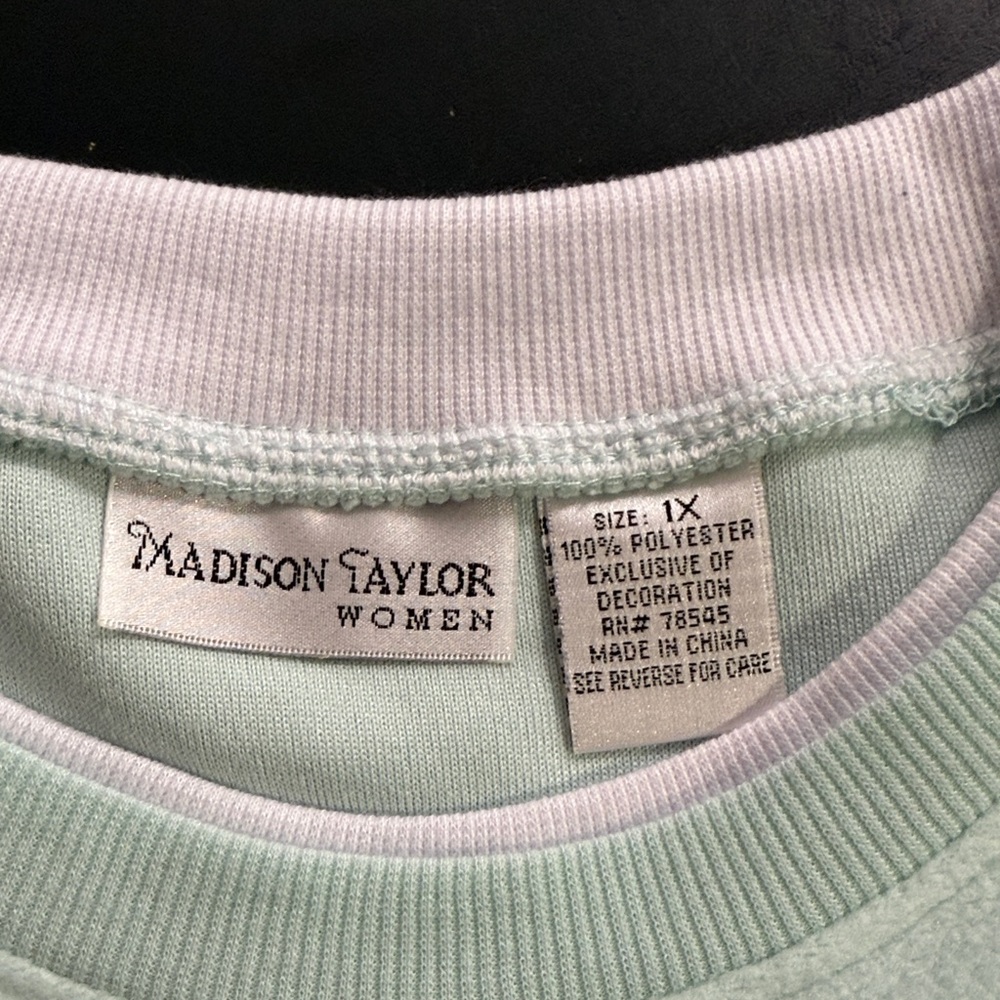 NEW Madison Taylor Fleece Embroidered Women's Top, Size 1X, Green - Picture 3 of 4